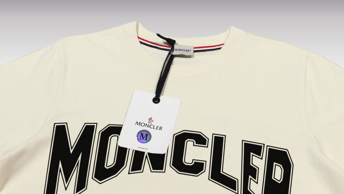 ★超人気 モンクレール コピーおすすめ 丸首半袖Tシャツ