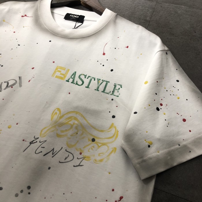 日本未入荷 フェンディ 激安偽物 2024新作ペイントグラフィティプリント半袖Tシャツ