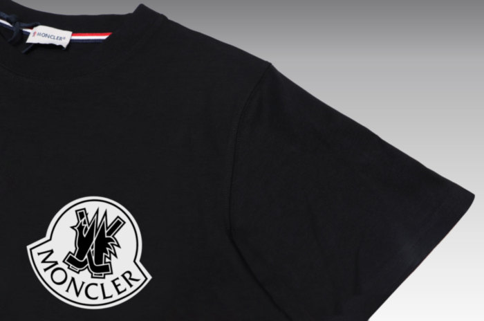 日本未入荷モンクレール スーパーコピー 丸首半袖Tシャツ