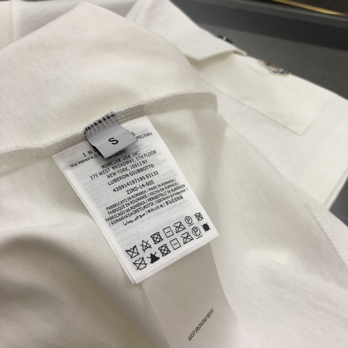 稀少 モンクレール 激安通販 2024春夏新作プリントポケットロゴラウンドネック半袖Tシャツ