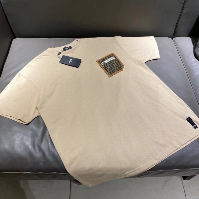 入手困難 フェンディ 激安偽物 ジャカードピールジップポケットパッチワーク半袖Tシャツ