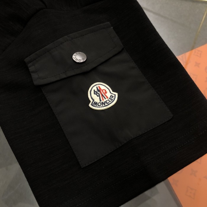 大人気 モンクレール 偽物通販 2024春夏新作プリントポケットロゴラウンドネック半袖Tシャツ