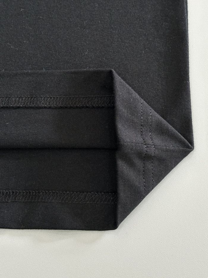 新作 バーバリー n級品 2024 ss背中アルバム明糸刺繍半袖Tシャツ