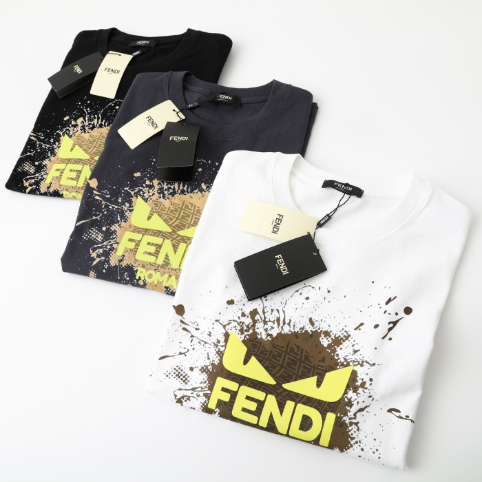 累積売上総額第１位！ フェンディ 激安偽物 2024 SSビッグロゴインキプリント半袖Tシャツ2色