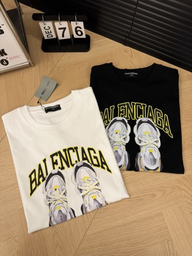 追跡付 バレンシアガ コピー 24 ss夏カラーシューズプリントラウンドネックTシャツ半袖2色