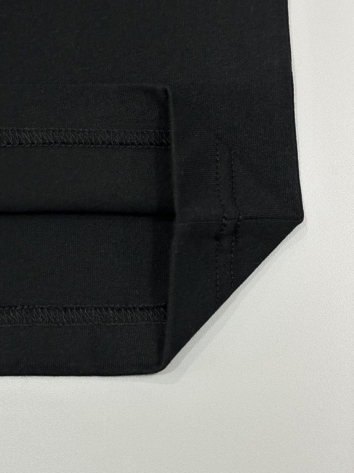 【限定】バーバリー 偽物通販 の最新トップバージョンの胸元戦馬刺繍工芸半袖Tシャツ