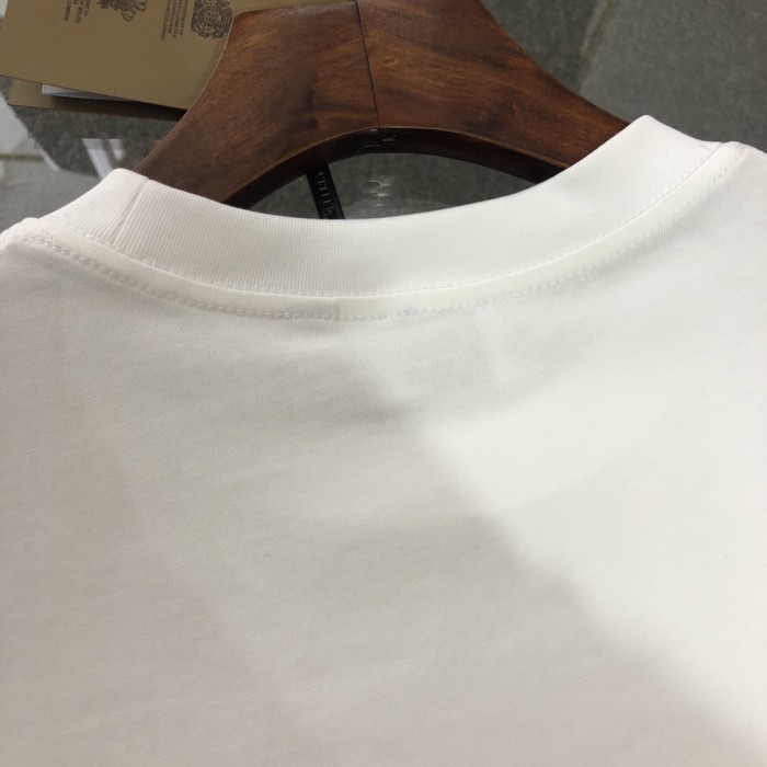 ★超人気 バーバリー コピー 2024新作立体アルファベット半袖Tシャツ