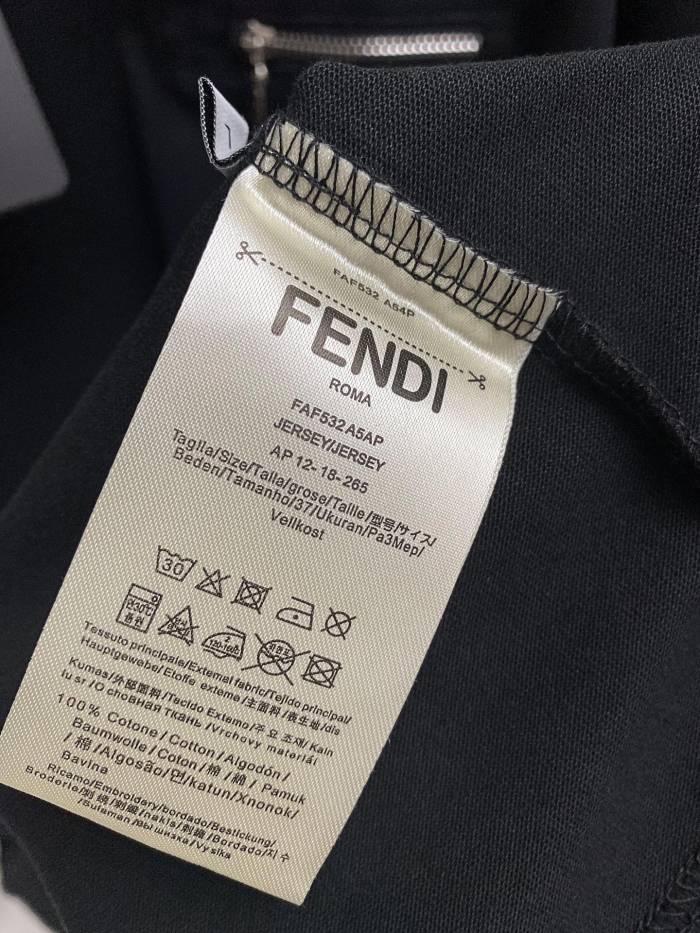 累積売上総額第１位！フェンディ n級品 24SS半袖Tシャツ