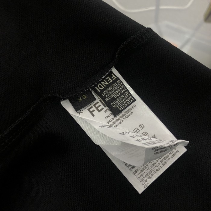 超奇跡の入荷☆ フェンディ スーパーコピー 2024新作歯ブラシベアーアルファベット刺繍半袖Tシャツ