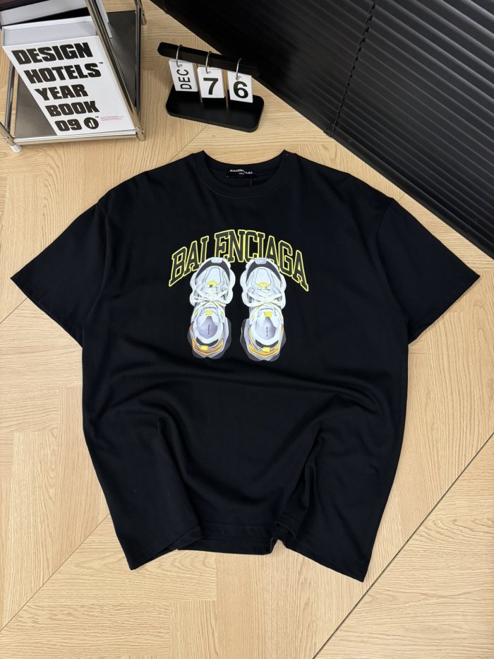追跡付 バレンシアガ コピー 24 ss夏カラーシューズプリントラウンドネックTシャツ半袖2色