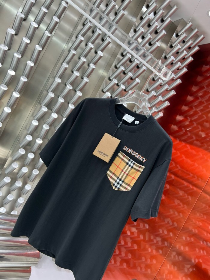 稀少 バーバリー 偽物通販 2024 ss最新レザーロゴ発泡丸首半袖Tシャツ