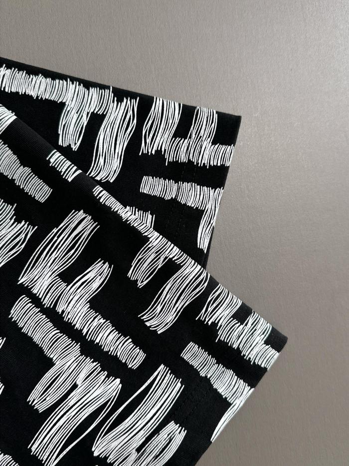高品質 フェンディ スーパーコピー 春夏新作高バージョン刺繍ダブルF袖口半袖Tシャツ