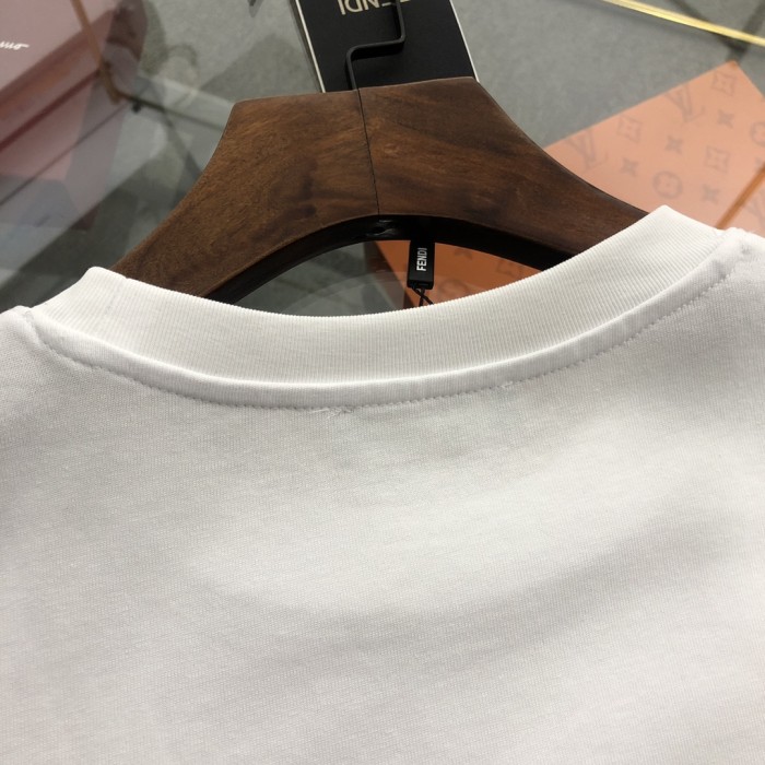 使い勝手良し フェンディ n級品 2024新作歯ブラシベアーアルファベット刺繍半袖Tシャツ