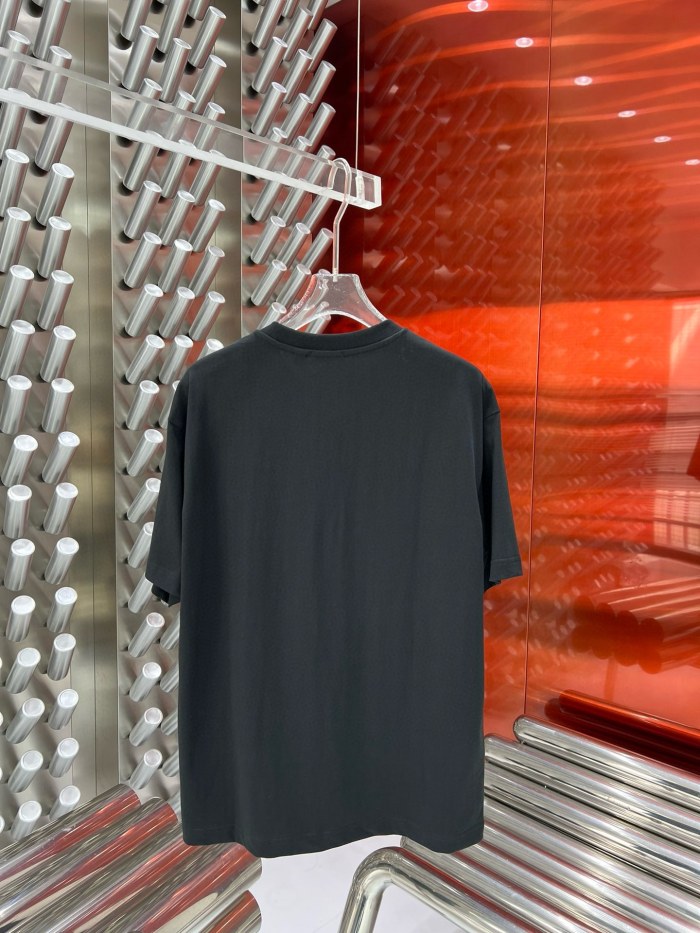 稀少 バーバリー 偽物通販 2024 ss最新レザーロゴ発泡丸首半袖Tシャツ