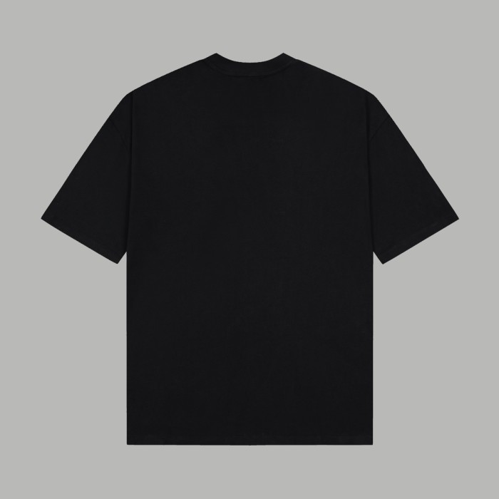 入手困難 フェンディ 激安通販 クラシックスエードチップラウンドネック半袖Tシャツ