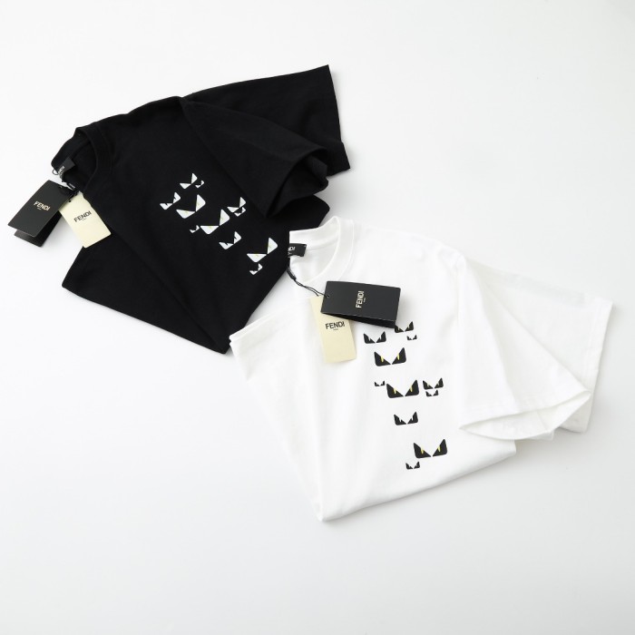 一目惚れ♪ フェンディ 偽物通販2024 SS夏の小さな目の大きなロゴラウンドネック半袖Tシャツ-2色