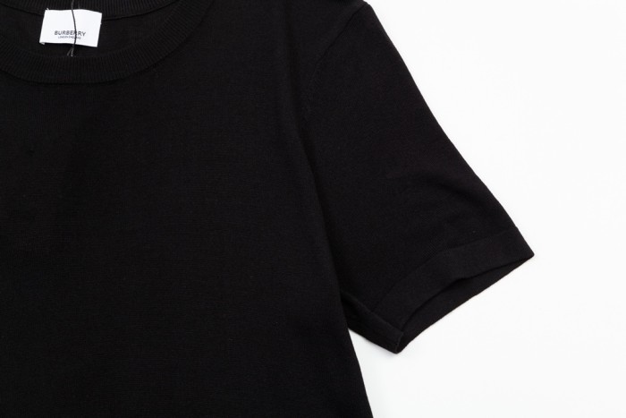 日本未入荷 バーバリー コピー 定番カットソー半袖Tシャツ