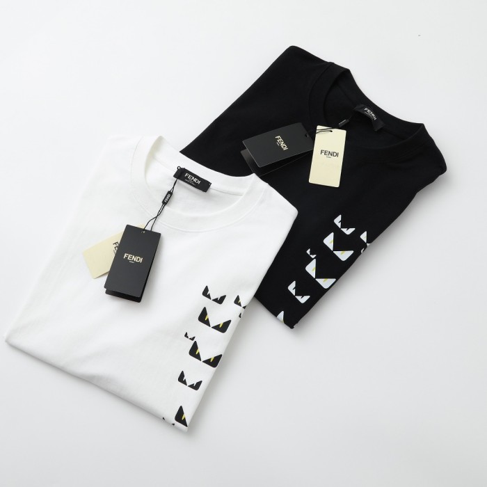 一目惚れ♪ フェンディ 偽物通販2024 SS夏の小さな目の大きなロゴラウンドネック半袖Tシャツ-2色