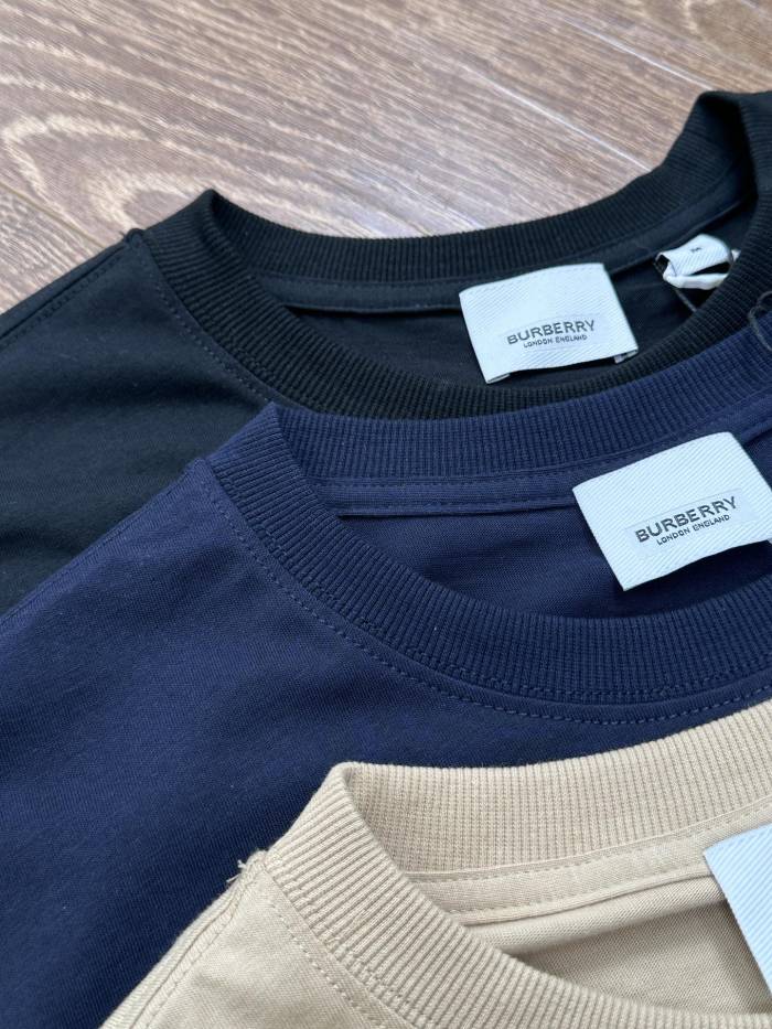 超奇跡の入荷☆ バーバリー 激安偽物 馬術戦馬騎士刺繍ロゴコットン半袖Tシャツ