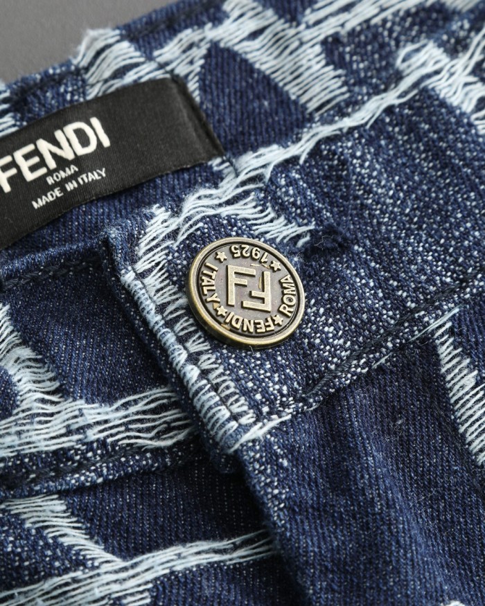 日本未入荷 フェンディ 激安通販 ジャカードフルプリントパンツ5分パンツ