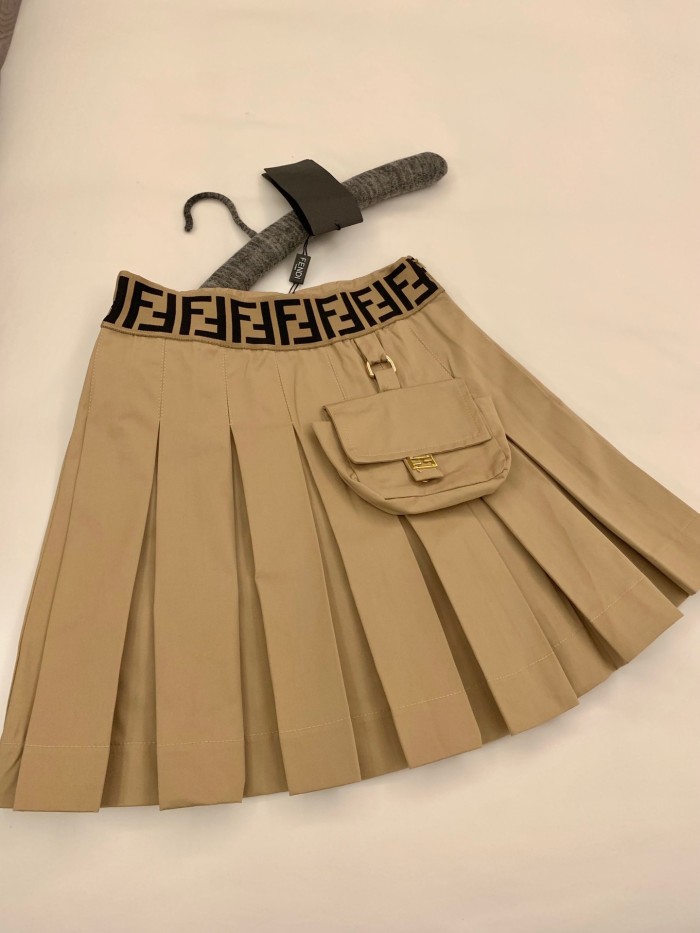 【話題商品！】フェンディ 激安通販 リボンプリーツスカートにダブルFメタル