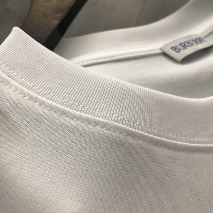 入手困難 バーバリー 激安通販 2024新作戦馬刺繍半袖Tシャツ