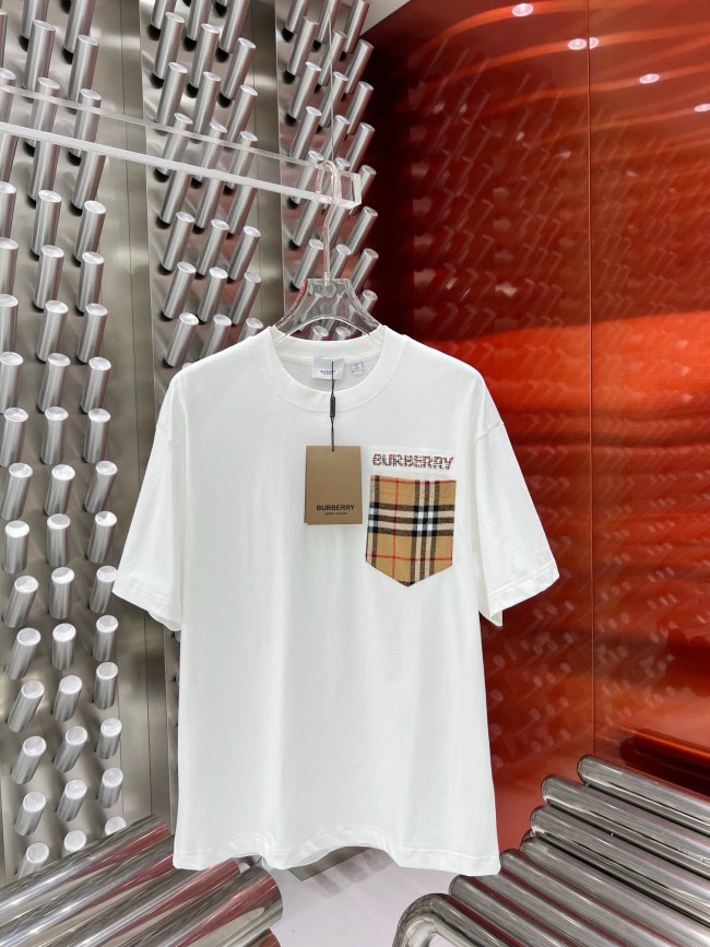 大人気 バーバリー コピーおすすめ 2024 ss最新レザーロゴ発泡丸首半袖Tシャツ