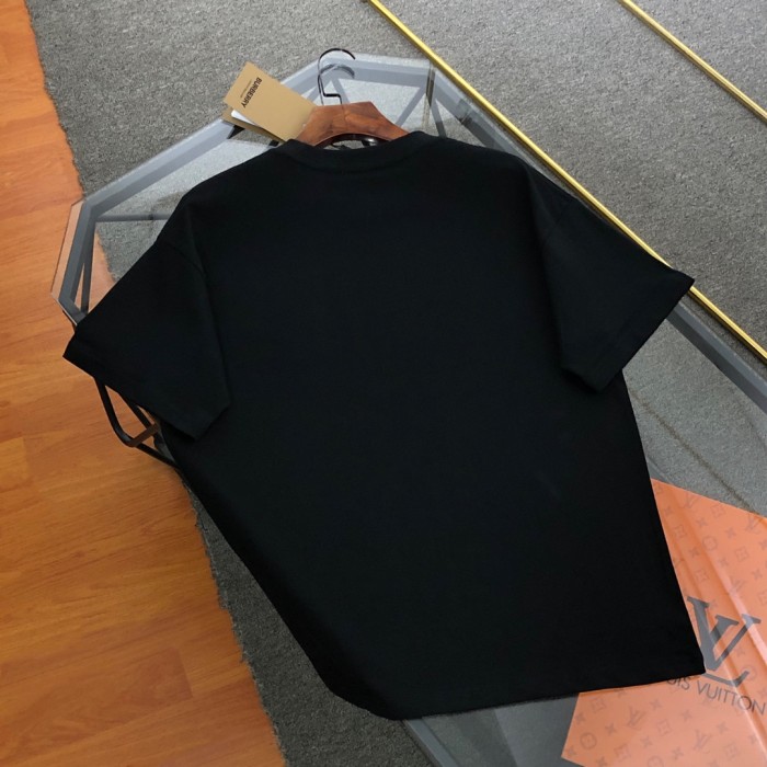 一目惚れ♪ バーバリー 激安偽物 2024新作刺繍戦馬ポケット半袖Tシャツ