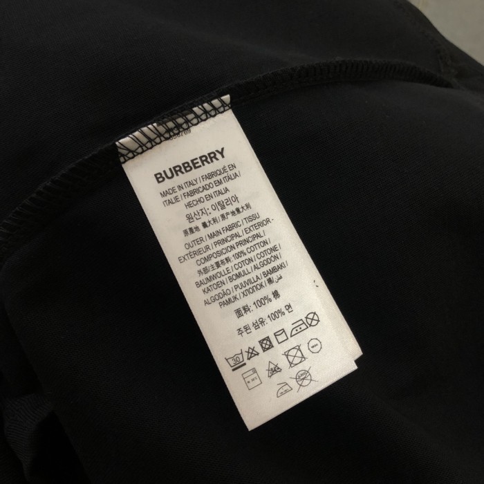 稀少 バーバリー n級品 2024新作立体アルファベット半袖Tシャツ