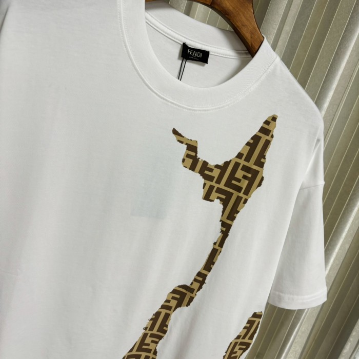 【話題商品！】フェンディ コピー グラフィティプリントおしゃれなオールインワン半袖Tシャツ