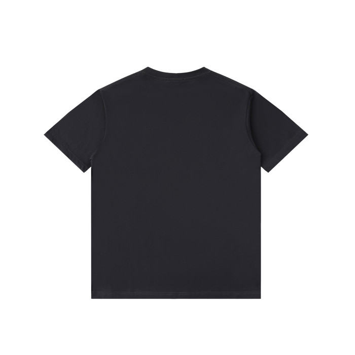 累積売上総額第１位！ フェンディ 激安偽物 2024 SSビッグロゴインキプリント半袖Tシャツ2色