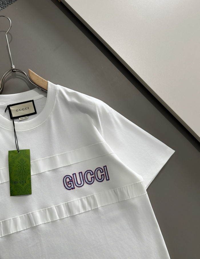 使い勝手良し グッチ 激安通販 2024早春爆金胸元に刺繍Tシャツ