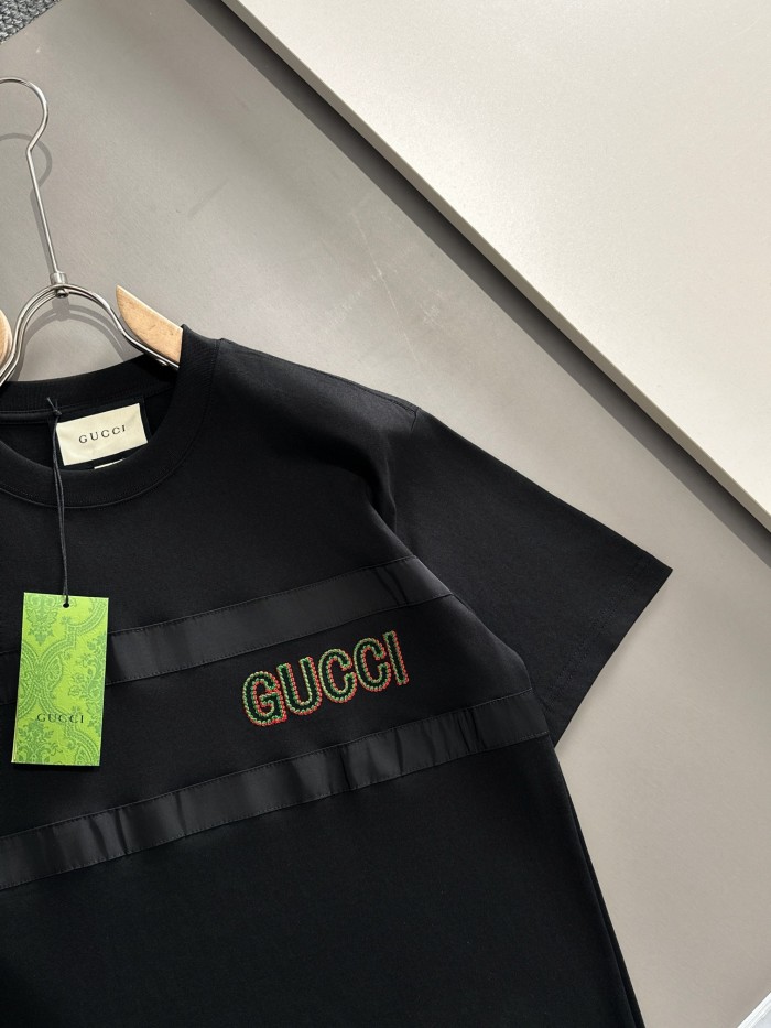 超奇跡の入荷☆ グッチ 偽物通販 2024早春爆金胸元に刺繍Tシャツ