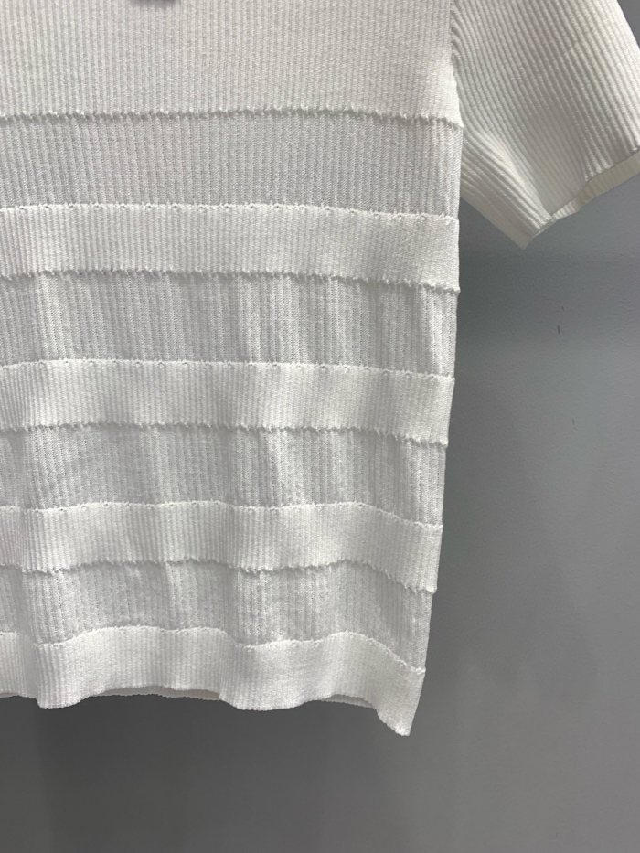 大人気 シャネル スーパーコピー 刺繍ダブルCストライプニット半袖2色