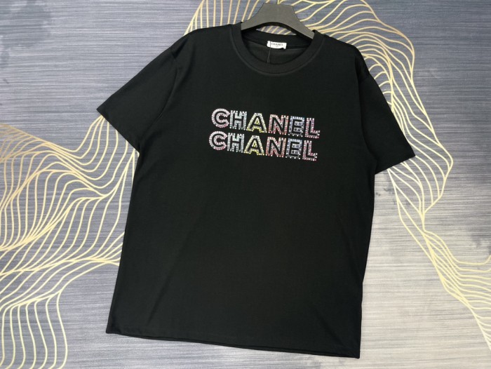 【限定】シャネル 偽物通販 プリントロゴラウンドネック半袖Tシャツ2色