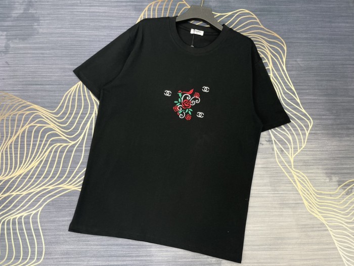 追跡付 シャネル コピー 2024春夏新作刺繍ロゴラウンドネック半袖Tシャツ2色