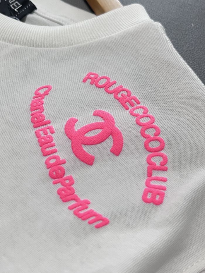 日本未入荷 シャネル 激安通販 22024 SS春夏発泡ナイトライト半袖Tシャツ