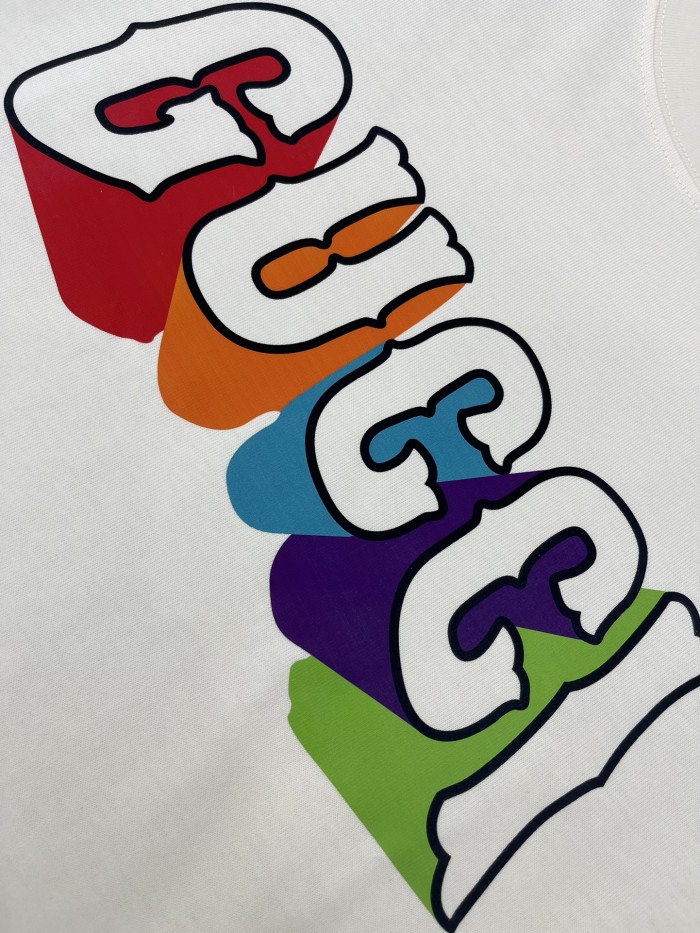 稀少 グッチ 激安通販 2024春夏新作アルファベットプリントラウンドネック半袖Tシャツ2色