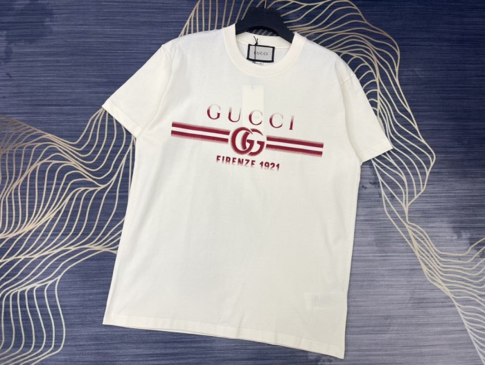 大人気 グッチ スーパーコピー 2024春夏新作プリントロゴラウンドネック半袖Tシャツ