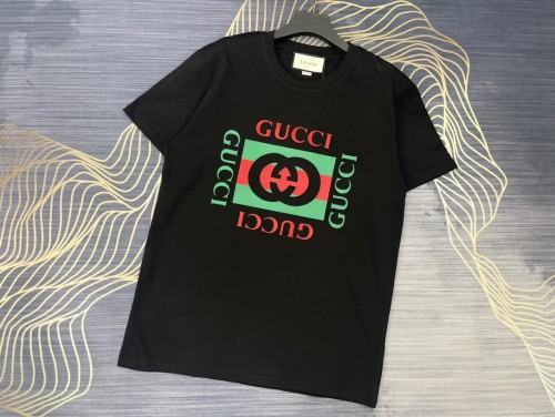 ★超人気 グッチ コピー 2024春夏新作プリントロゴラウンドネック半袖Tシャツ2色
