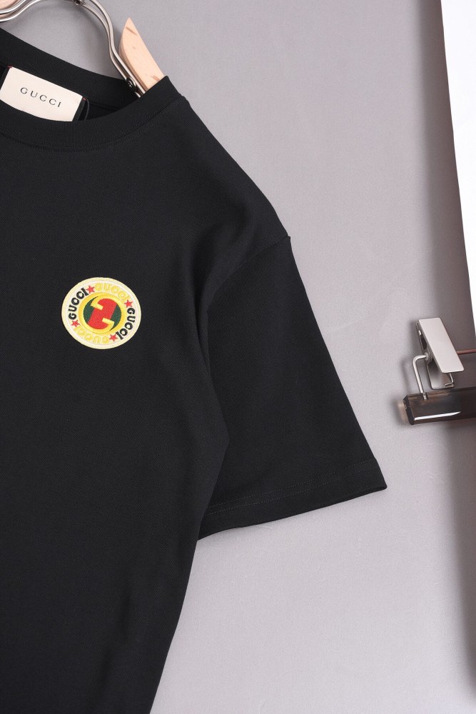 高品質 グッチ 偽物通販 2024 SS春夏新作ラウンドロゴ刺繍半袖Tシャツ