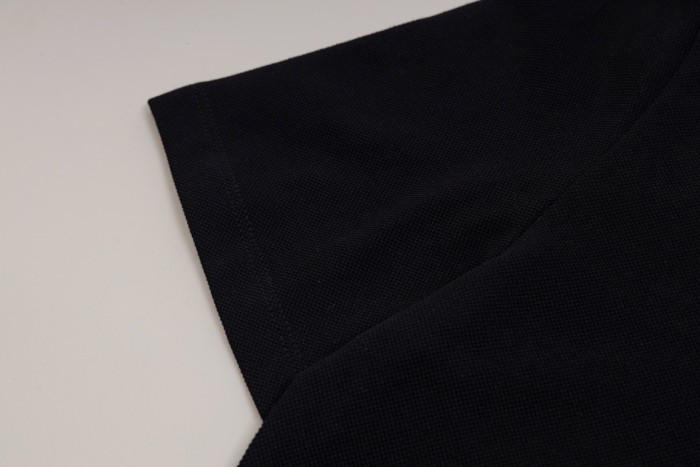 超話題! ヴェルサーチ 激安偽物 2024新型ダミー光線刺繍開襟半袖
