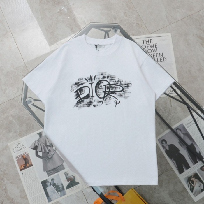 使い勝手良し ディオール スーパーコピー 刺繍ロゴカジュアル丸首半袖Tシャツ