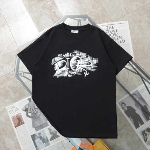 超奇跡の入荷☆ ディオール コピー 刺繍ロゴカジュアル丸首半袖Tシャツ