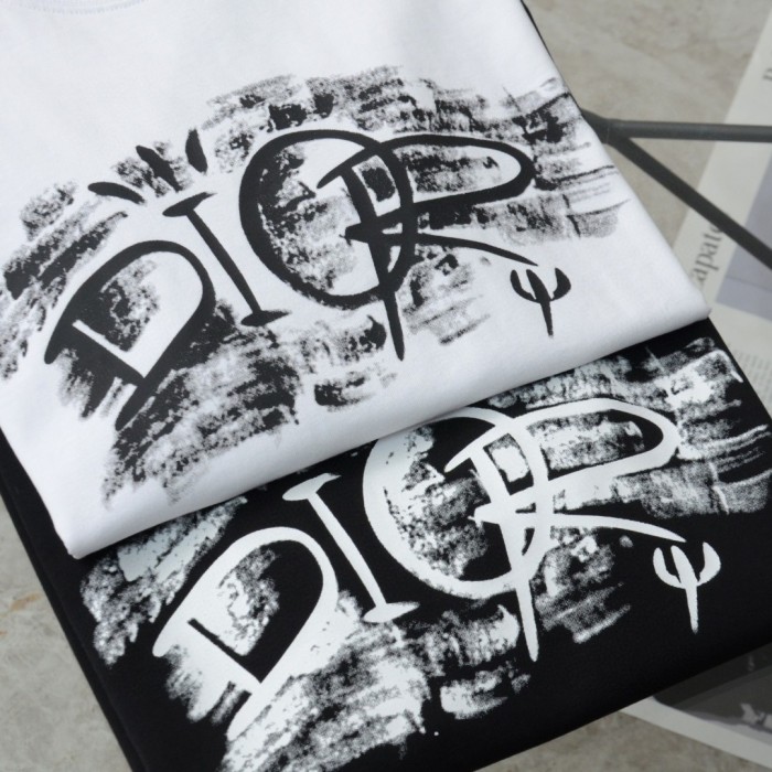 使い勝手良し ディオール スーパーコピー 刺繍ロゴカジュアル丸首半袖Tシャツ
