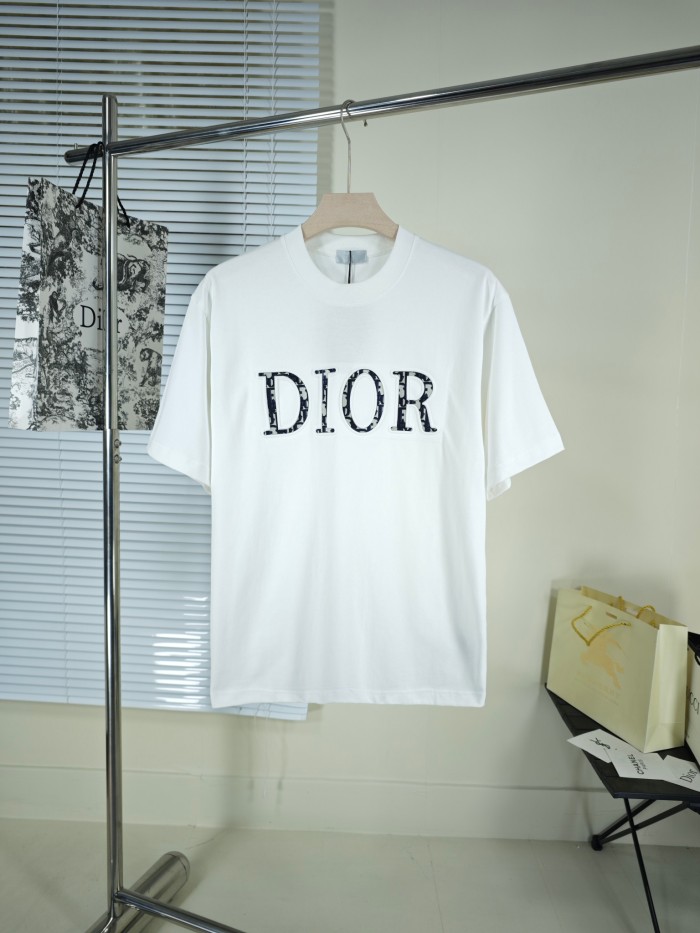 【話題商品！】ディオール n級品 24 SS夏シート立体プレス男女同型コットンクルーネック半袖Tシャツ2色
