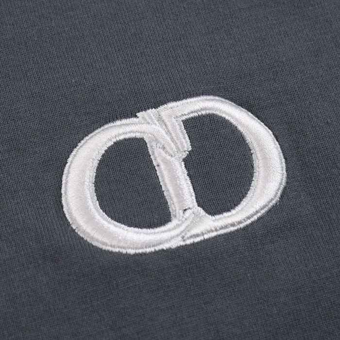 一目惚れ♪ ディオール コピー 2024 SS春夏新作CD立体アルファベット刺繍ロゴラウンドネック半袖Tシャツ