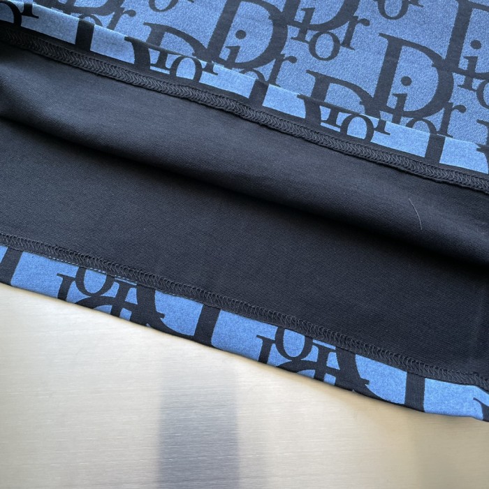 追跡付 ディオール スーパーコピーデジタルプリントグラデーションアルファベットロゴ半袖Tシャツ2色