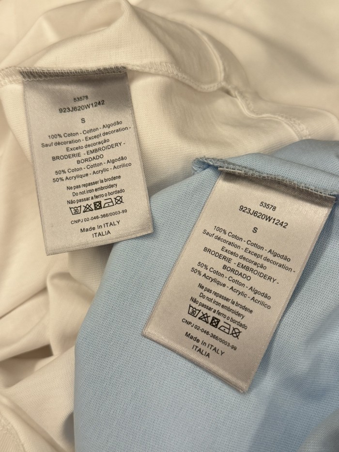 ★超人気 ディオール 激安偽物 夏カラーアルファベット刺繍スモールロゴカップル半袖Tシャツ