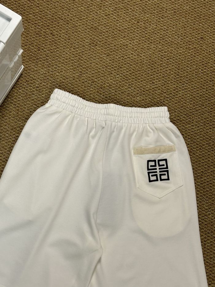 入手困難 ロエベ n級品 24 ss夏の新作ニットステッチ刺繍アルファベットショーツ2色